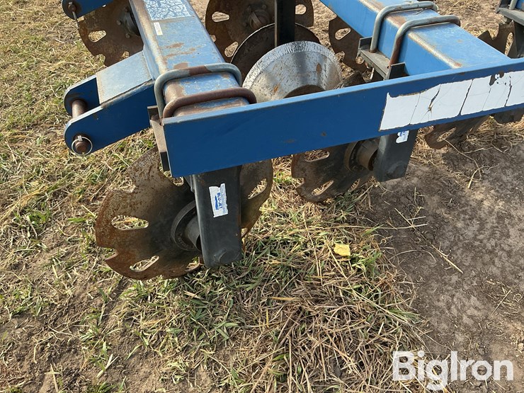 blu-jet-track-closer-image-14