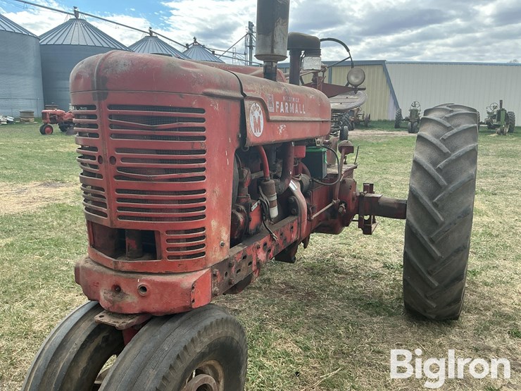 1952-farmall-super-m-2wd-tractor-image-9