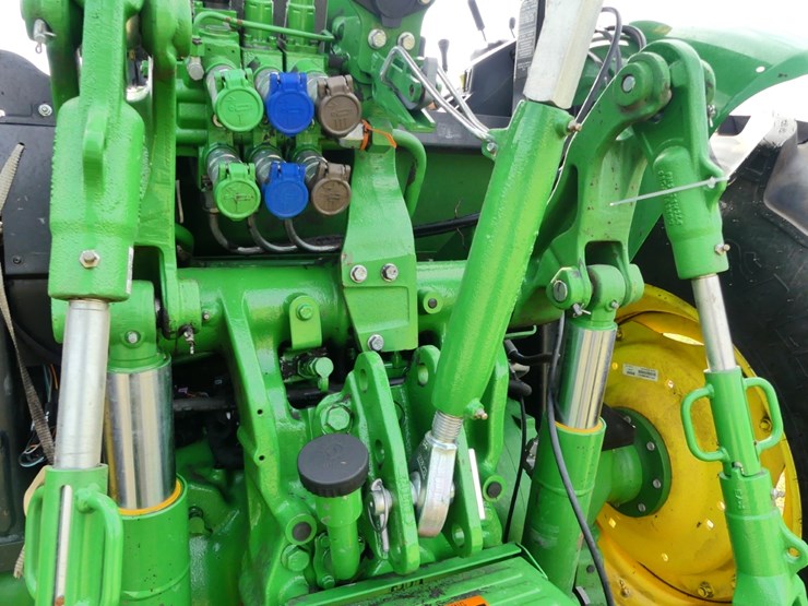 2024-john-deere-5120m-image-6