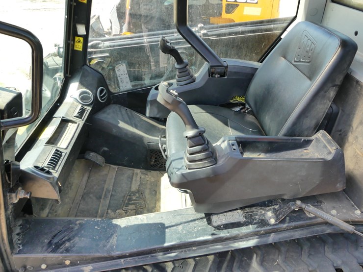 jcb-3ts-8t-image-12