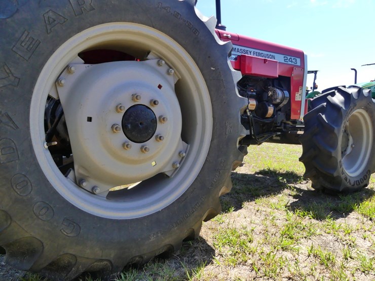 2000-massey-ferguson-243-image-7