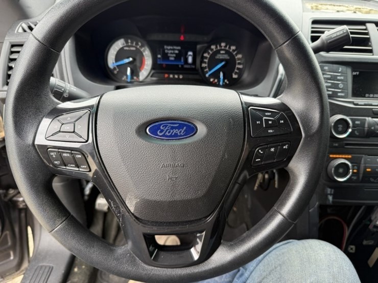 2017-ford-explorer-image-29