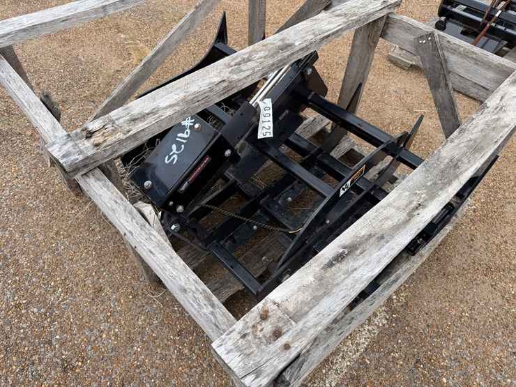 #9125-•-worksaver-48"-skid-steer-grapple(electric-control)-image-5