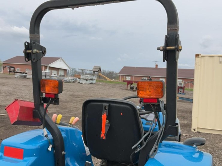 #2400-•-new-holland-tc25s-diesel-tractor-image-22