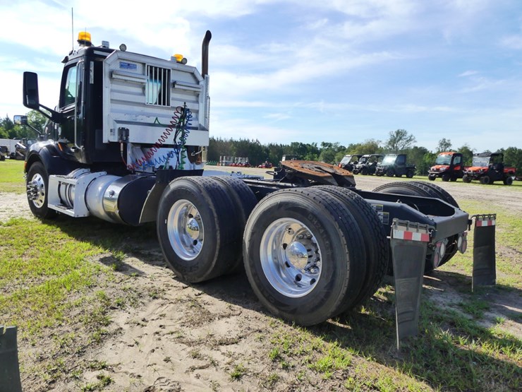 2017-peterbilt-579-image-4