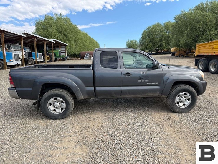 2010-toyota-tacoma-image-6