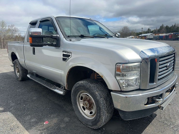 2010-ford-f250-xlt-image-3