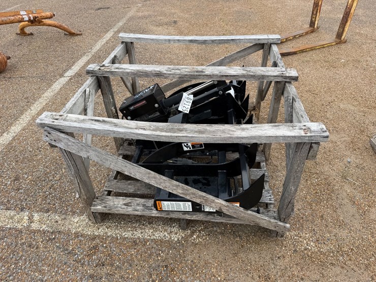 #9125-•-worksaver-48"-skid-steer-grapple(electric-control)-image-1