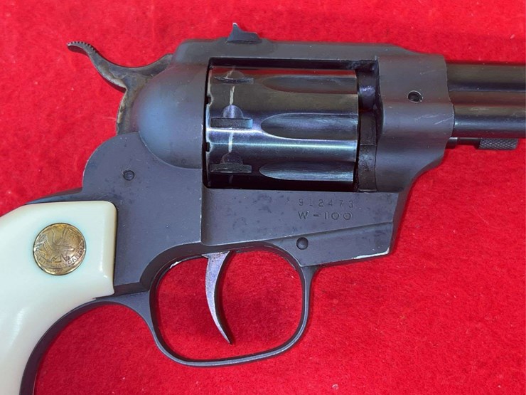high-standard-double-nine-revolver-.22-caliber-image-16