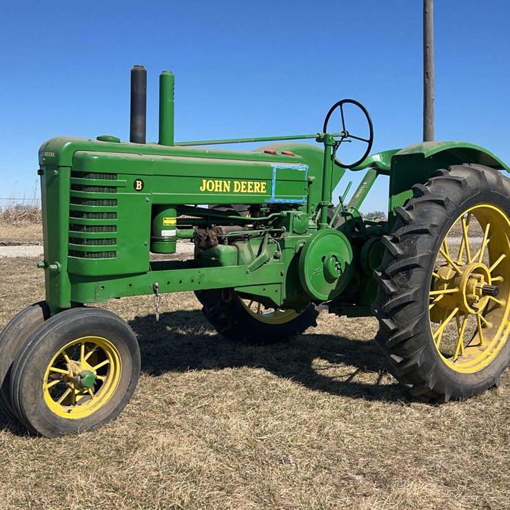 JOHN DEERE MODEL B