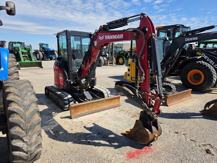 2022-yanmar-vio35-6a-image-25