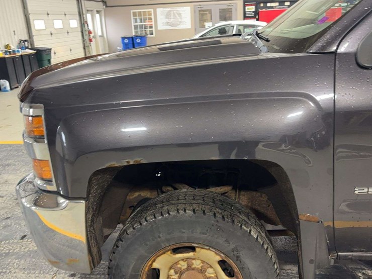 2016-chevrolet-silverado-2500hd-image-25