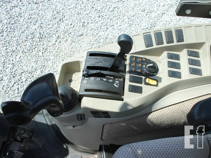 john-deere-3046r-image-13