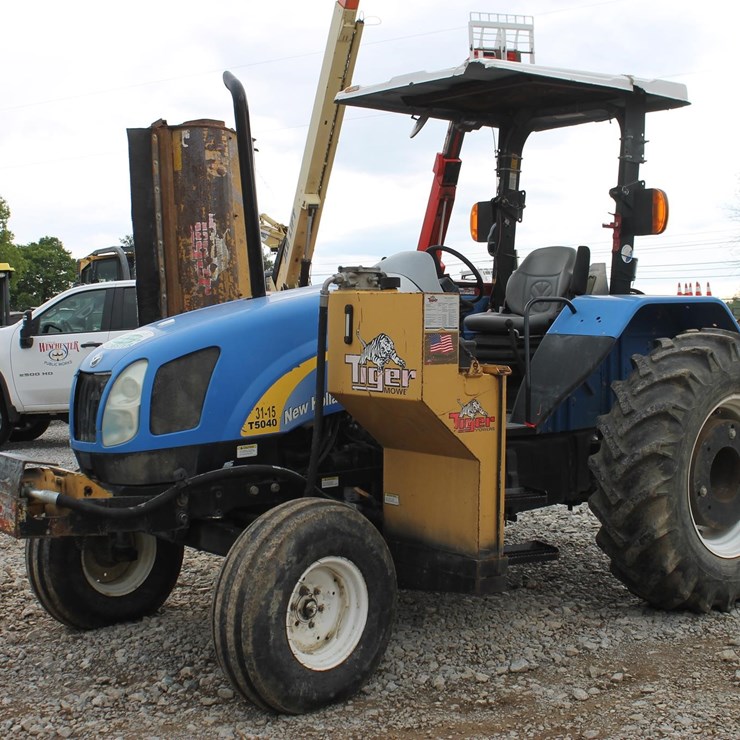 NEW HOLLAND T5040