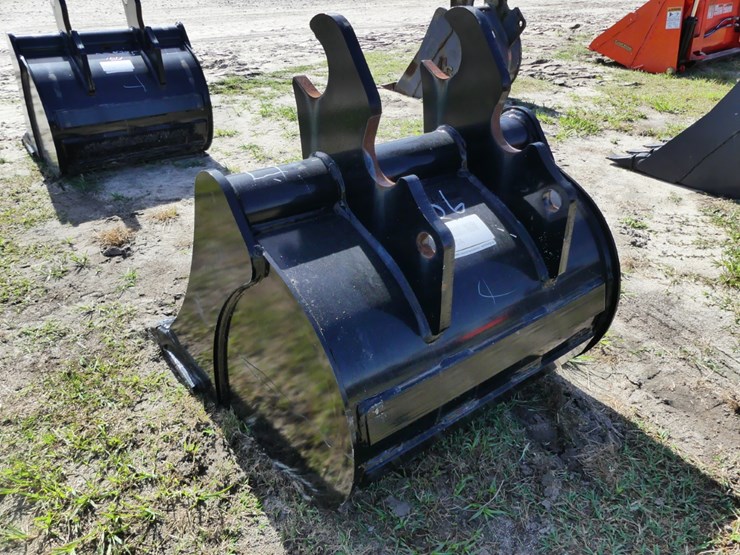 24"-excavator-bucket-image-3