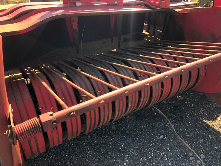 massey-ferguson-12-image-5