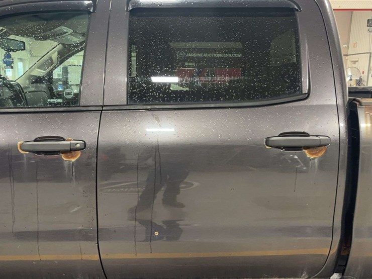 2016-chevrolet-silverado-2500hd-image-27