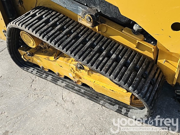 2025-caterpillar-255-image-10