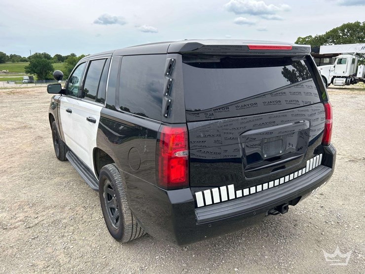 2018-chevrolet-tahoe-image-2