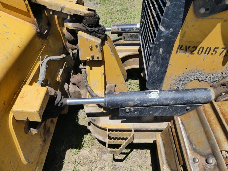 2016-caterpillar-d5k2-image-8
