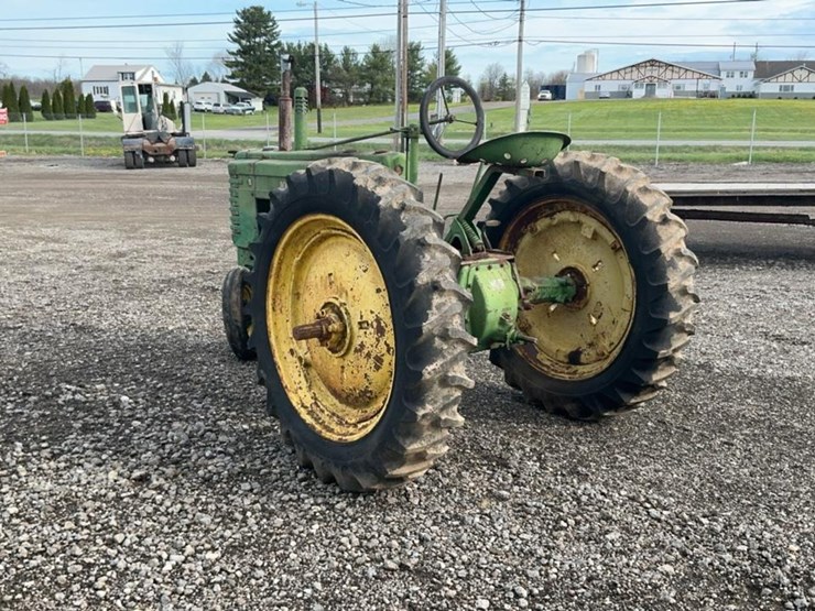 john-deere-b-image-3
