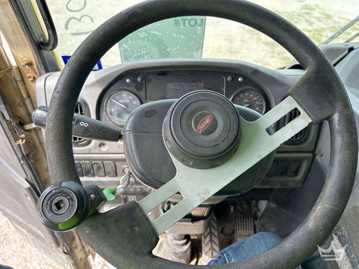 2020-peterbilt-520-image-16