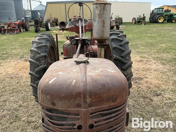 1953-farmall-super-h-2wd-tractor-image-13