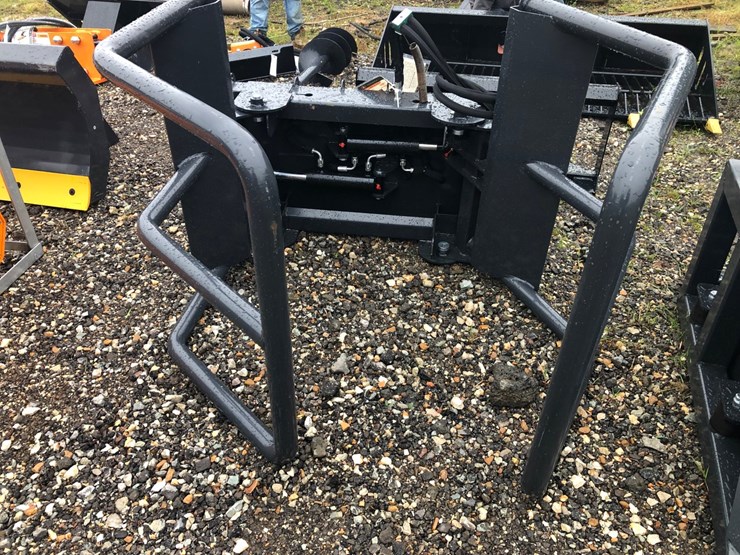 #24-•-skid-steer-bale-grapple-squeeze-image-2