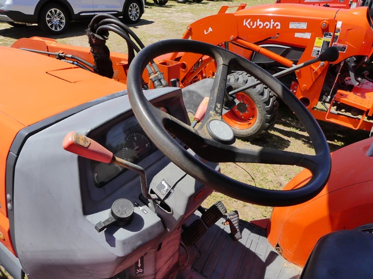 2005-kubota-l3130-image-12