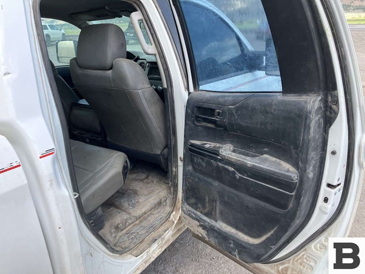 2017-toyota-tundra-image-15