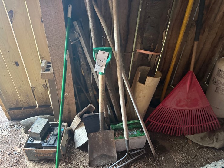 #71-•-various-yard-tools-image-1