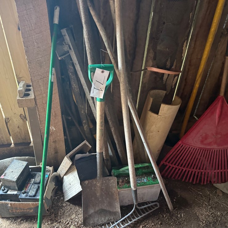 #71 • VARIOUS YARD TOOLS