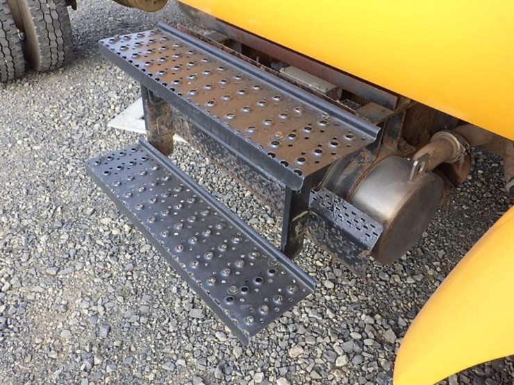 2009-ford-f650-image-14