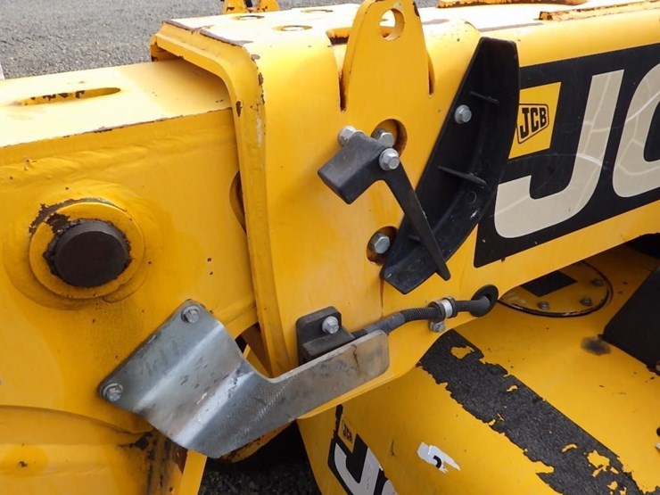 2015-jcb-525-60-image-12