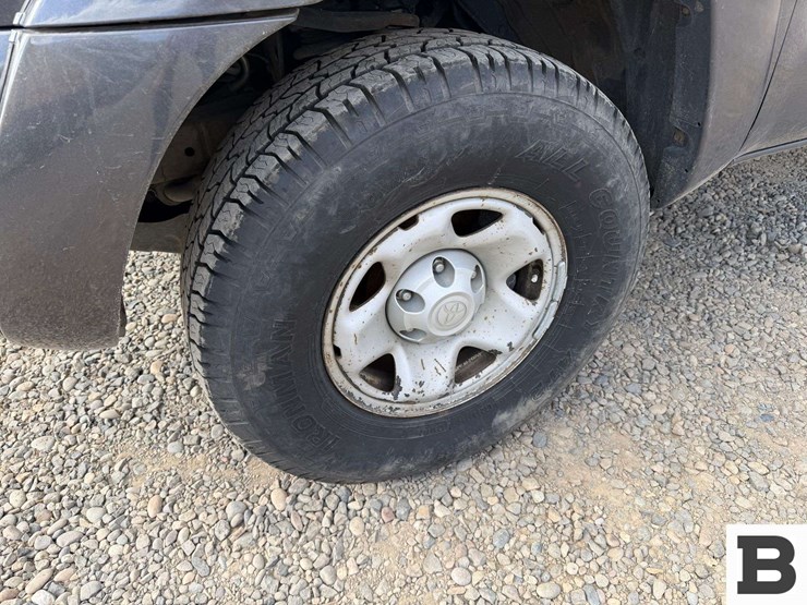 2010-toyota-tacoma-image-9