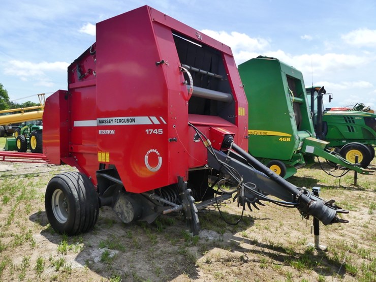 massey-ferguson-1745-image-2
