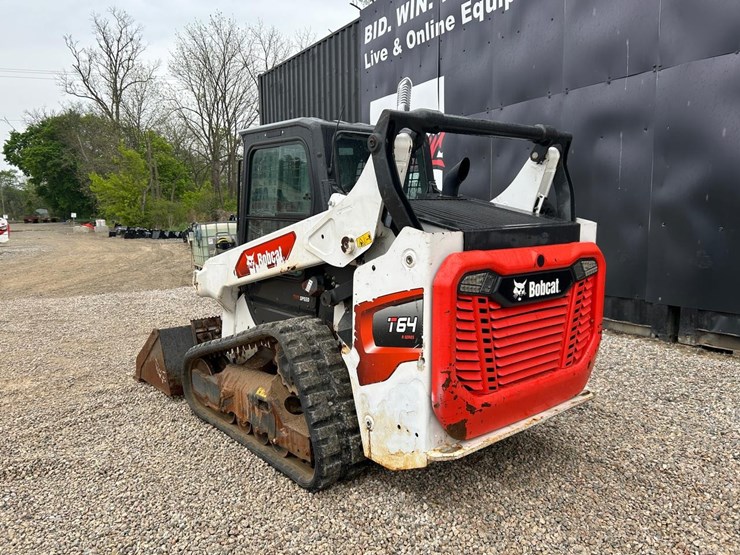 2020-bobcat-t64-image-2
