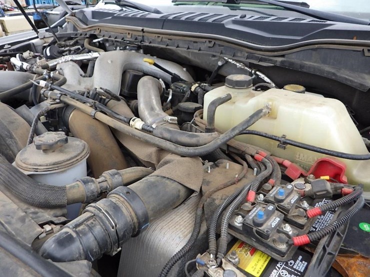 2022-ford-f550-image-25