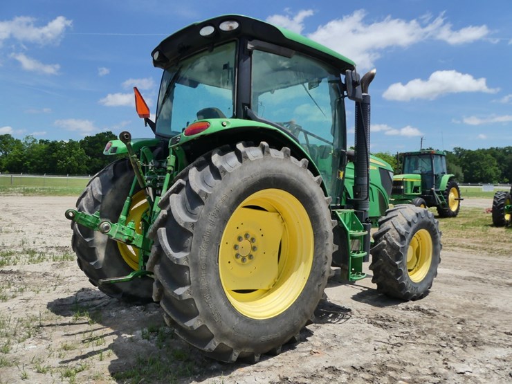 2014-john-deere-6125r-image-3