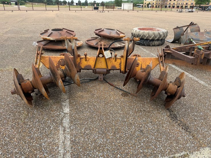 #9057-•-reynolds-levee-plow-image-2
