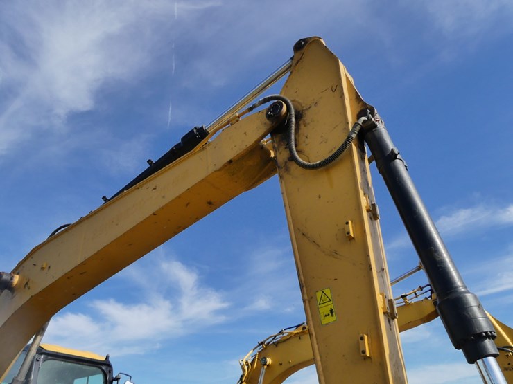 2016-caterpillar-312f-image-7