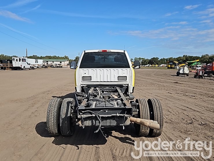 2019-ford-f550-xl-image-17