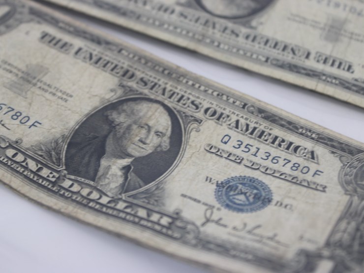 #36133-•-(22)-1957-and-qty-4,-1935-silver-certificates,-1-dollar-bills-image-5