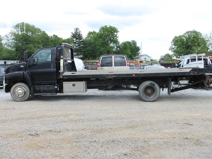 2003-chevrolet-6500-image-2