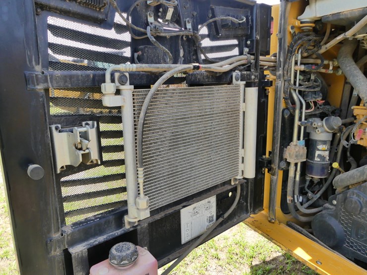 2024-caterpillar-255-image-10
