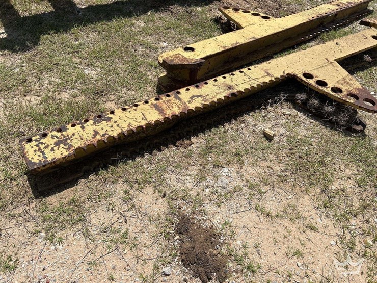 t/a-aggregate-spreader-box-wheel-loader-attachment-image-17