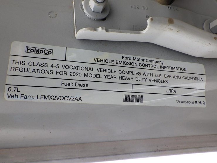 2022-ford-f550-image-28