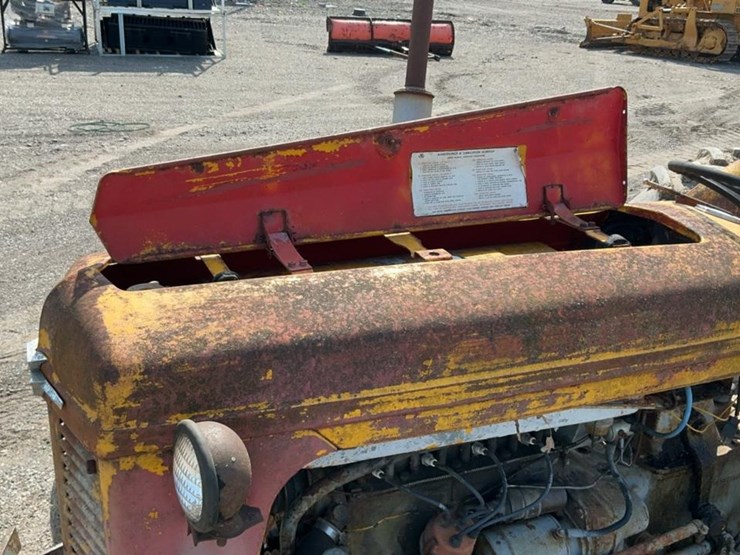 massey-ferguson-35-image-38