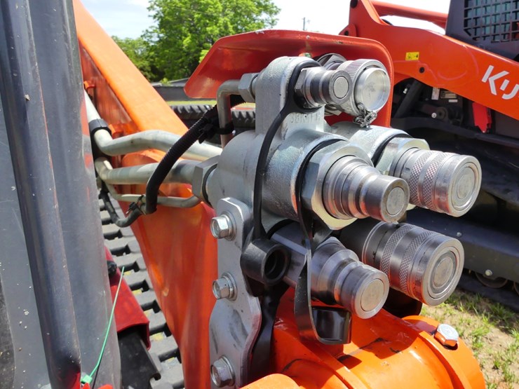 2024-kubota-svl75-3-image-13