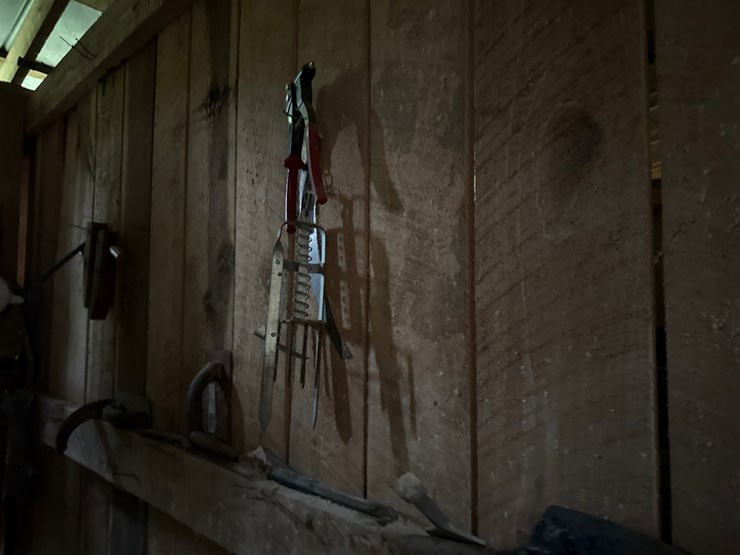 #61-•-contents-of-stall-image-3